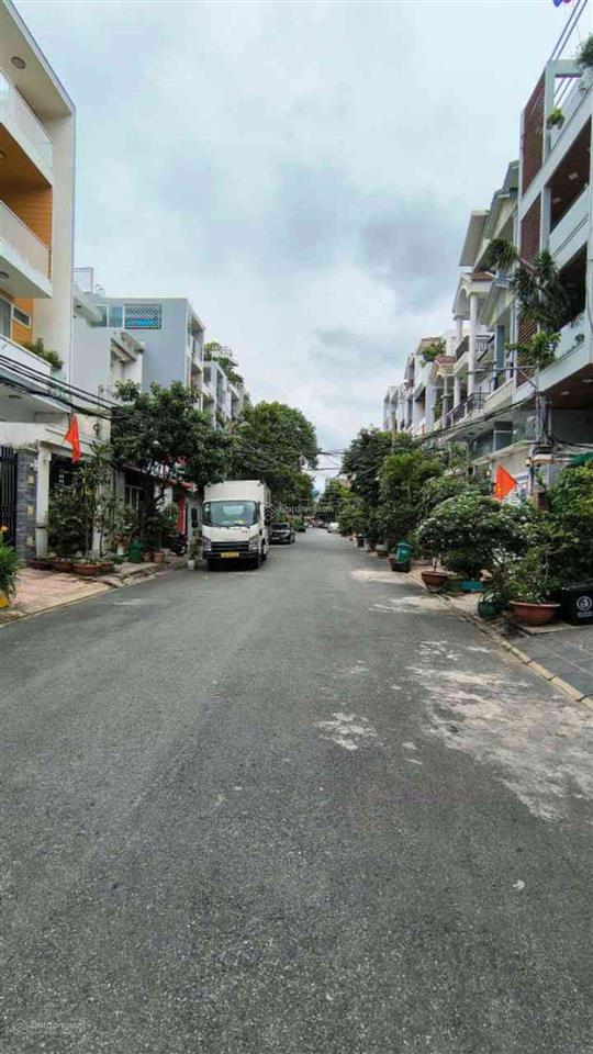 Bán nhà 5*20m phú thuận, quận 7, 15,5 tỷ, 100m2, 4 lầu, tháng máy