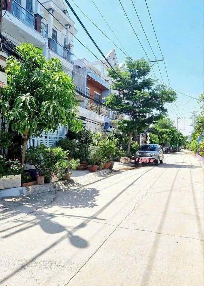 Bán nhà 6.4*14m, 4wc tại lê văn lương, nhà bè, giá cực chất 6,5 tỷ, 84m²