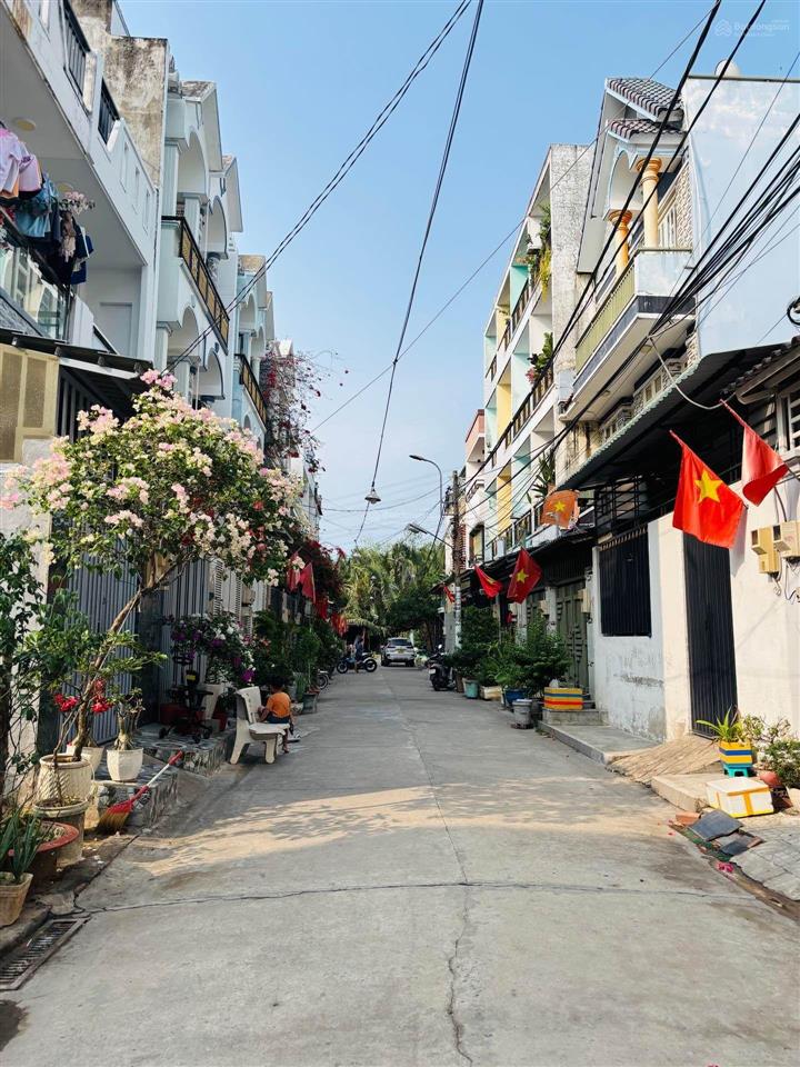 Bán nhà 6.4*14m, 4wc tại lê văn lương, nhà bè, giá cực chất 6,5 tỷ, 84m²