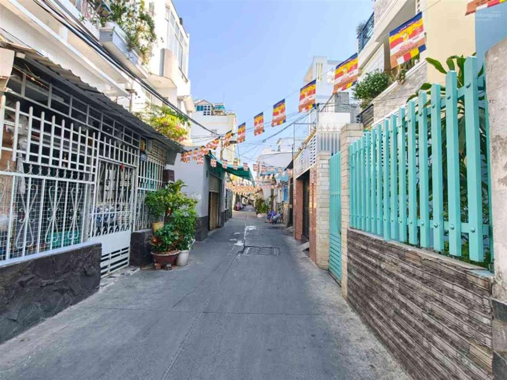 Bán chdv 7.2*13m, đoàn văn bơ, quận 4, chỉ hơn 8 tỷ, dòng tiền 40tr/ tháng