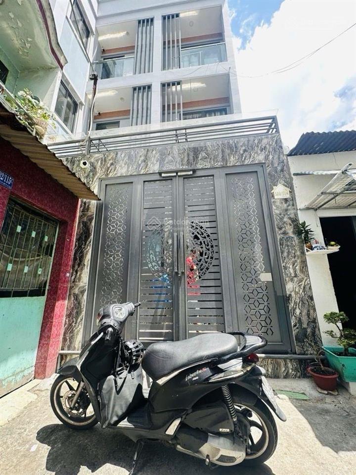 Bán chdv 7.2*13m, đoàn văn bơ, quận 4, chỉ hơn 8 tỷ, dòng tiền 40tr/ tháng