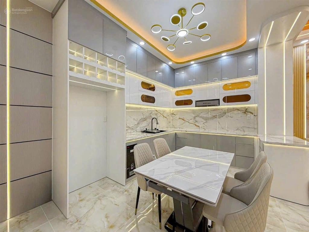 Bán nhà 5*12m, phú thuận, quận 7, giá 9,9 tỷ, 60m2 ngay phú mỹ hưng