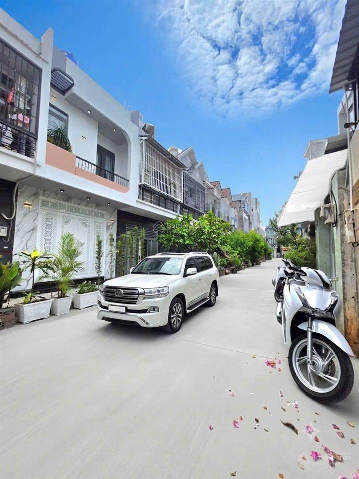 Chỉ hơn 5 tỷ, hẻm xe hơi, huỳnh tấn phát, gần quận 7, 56m2, nhà đẹp