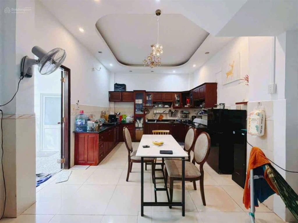 Bán nhà sát mặt tiền nguyễn thị thập q7, 135m2, hơn 10 tỷ