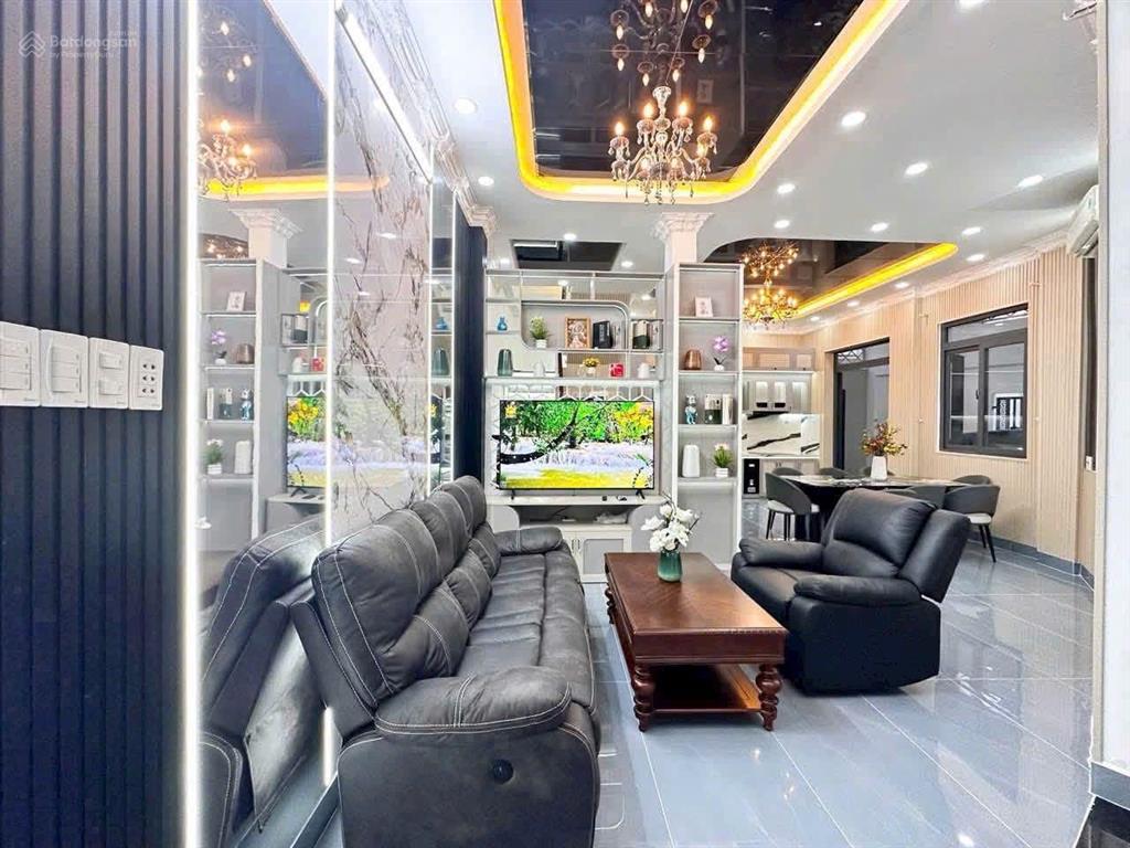 Nhà biệt thự 80m2, huỳnh tấn phát, thị trấn nhà bè, 8,4 tỷ, xe hơi thông