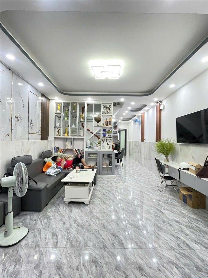 Bán nhà 4*19m, sát quận 7, chỉ 4,6 tỷ tại dương cát lợi, 4pn