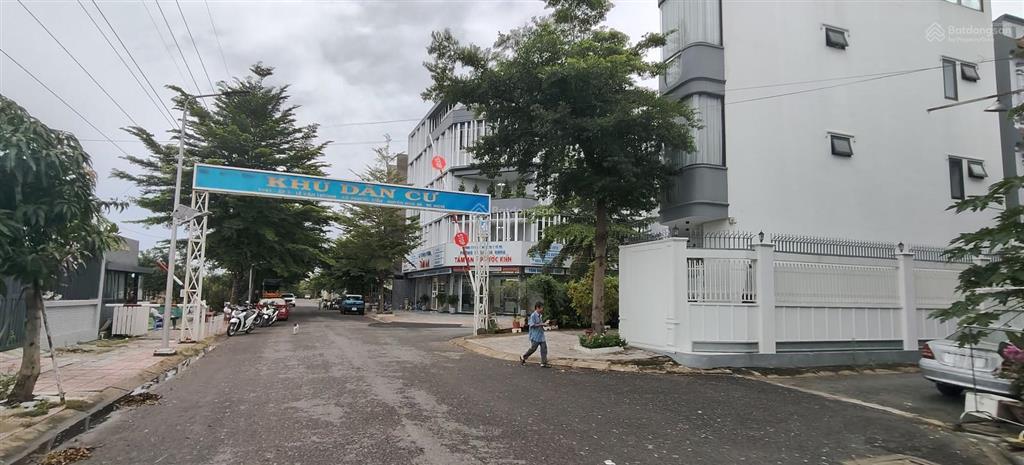 Dãy trọ 7.5*40m lê văn lương, 8,3 tỷ, 256m2, cạnh đại học tôn đức thắng