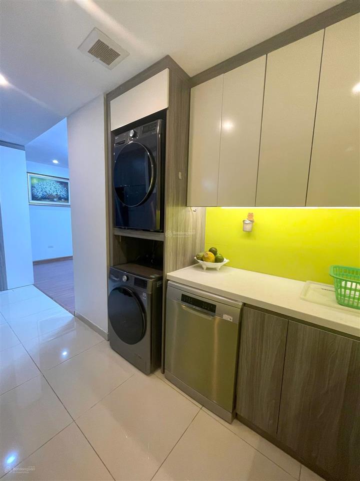 Cho thuê cc 3pn, 2wc, 136m2 tầng trung hướng mát tại dự án học viện quốc phòng, 15 triệu vnd