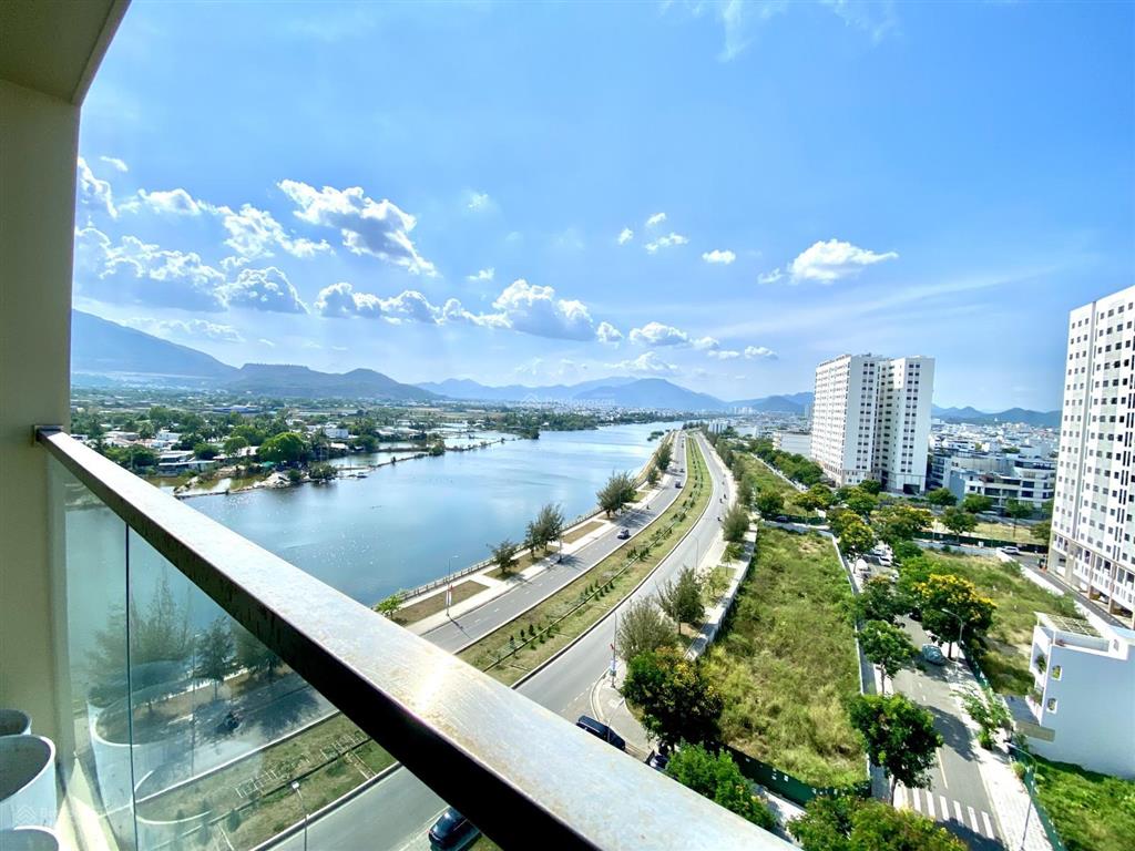 Cho thuê căn hộ 1 phòng ngủ +, nội thất sang trọng, tòa nhà ct1 luxury riverside, vcn phước long