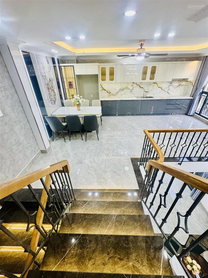 Bán villa nhà phố tuyệt đẹp, ngang khủng 7m1, 5 tầng, hẻm xe hơi, gần chợ hạnh thông tây