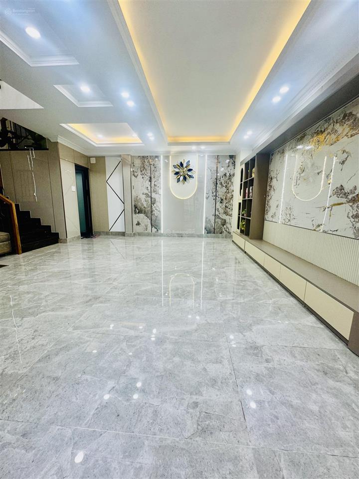 Bán villa nhà phố tuyệt đẹp, ngang khủng 7m1, 5 tầng, hẻm xe hơi, gần chợ hạnh thông tây