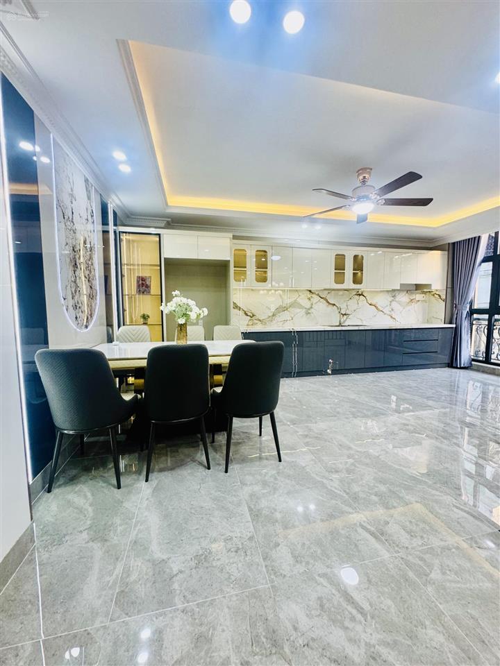 Bán villa nhà phố tuyệt đẹp, ngang khủng 7m1, 5 tầng, hẻm xe hơi, gần chợ hạnh thông tây