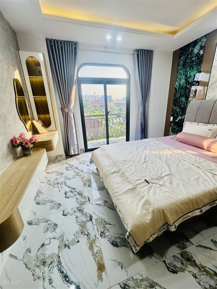 Bán villa nhà phố tuyệt đẹp, ngang khủng 7m1, 5 tầng, hẻm xe hơi, gần chợ hạnh thông tây