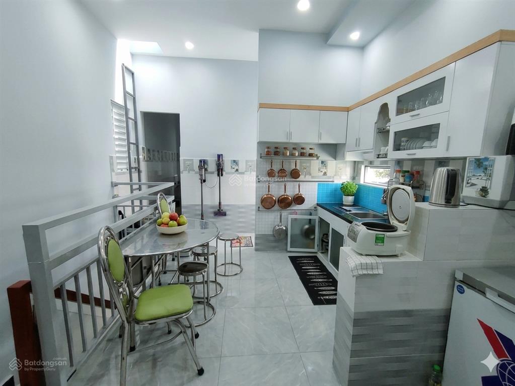 Công việc qá thua lổ  giảm còn 5t mặt tiền hẻm 7m thông  kinh doanh đỉnh  q. tân phú