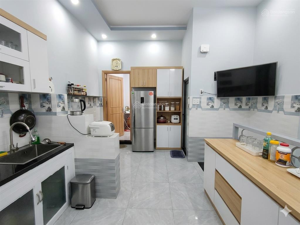 Công việc qá thua lổ  giảm còn 5t mặt tiền hẻm 7m thông  kinh doanh đỉnh  q. tân phú