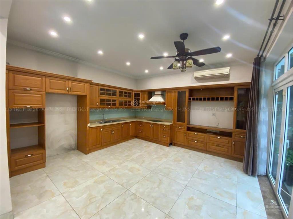 Cho thuê biệt thự splendora 210m2, sân vườn đẹp, nội thất cơ bản, nhà sạch đẹp, vào ở đc ngay, 25tr