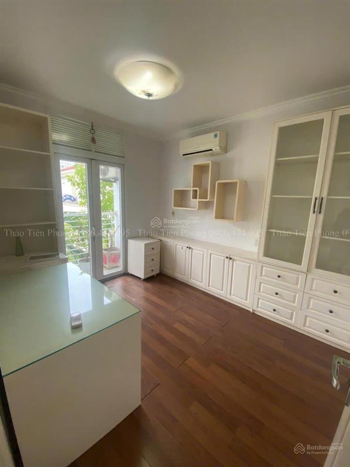 Cho thuê biệt thự splendora 210m2, sân vườn đẹp, nội thất cơ bản, nhà sạch đẹp, vào ở đc ngay, 25tr