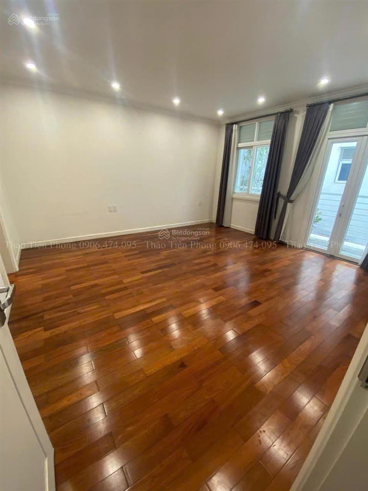 Cho thuê biệt thự splendora 210m2, sân vườn đẹp, nội thất cơ bản, nhà sạch đẹp, vào ở đc ngay, 25tr