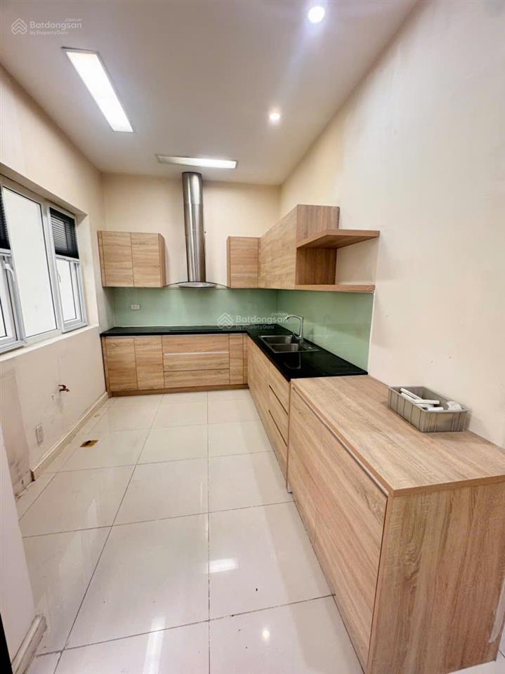 Cho thuê liền kề splendora 129m2, nội thất cơ bản, 18tr, nhà sạch đẹp, sân vườn cực rộng thoáng