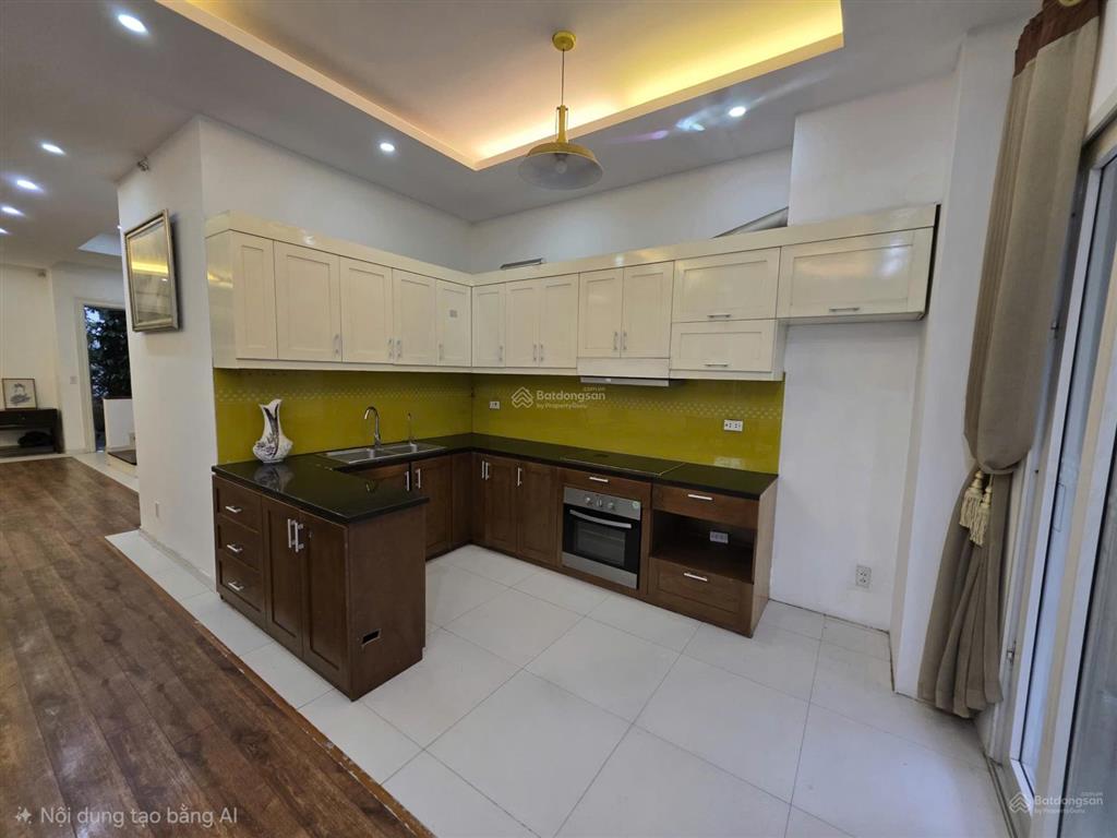 Cho thuê liền kề splendora, căn góc 3 mặt thoáng, 20tr/th, sàn gỗ, nội thất cơ bản