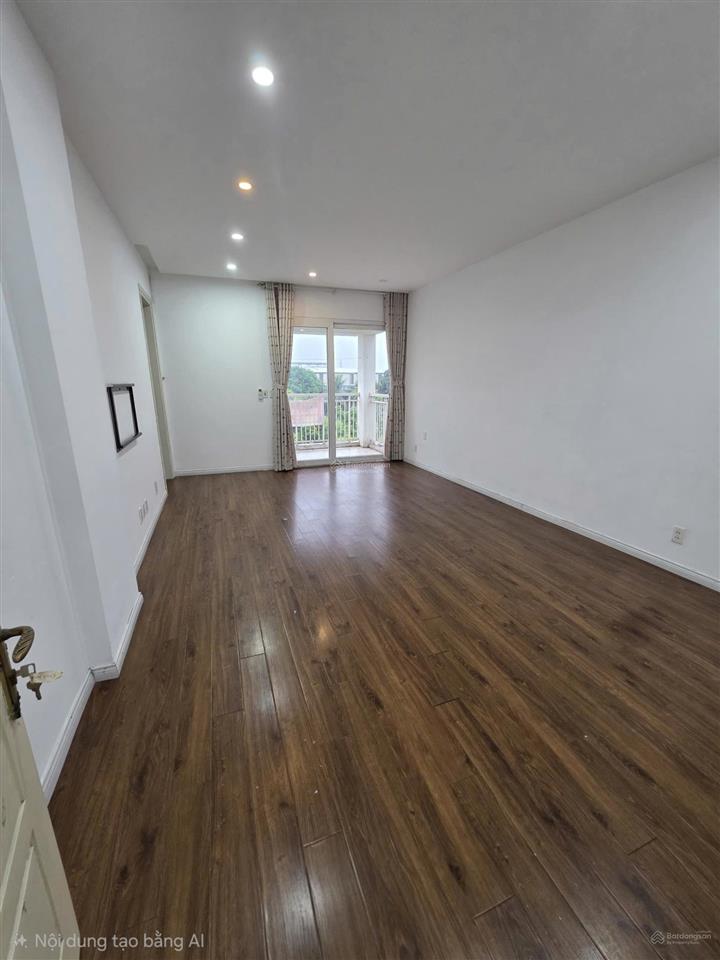 Cho thuê liền kề splendora, căn góc 3 mặt thoáng, 20tr/th, sàn gỗ, nội thất cơ bản