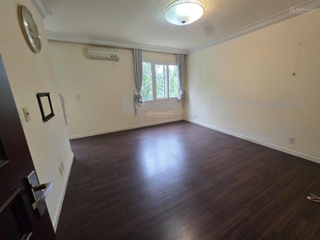 Cho thuê liền kề splendora 126m2 4pn nhà gần đủ đồ, 18tr/th, nhà thoáng sạch