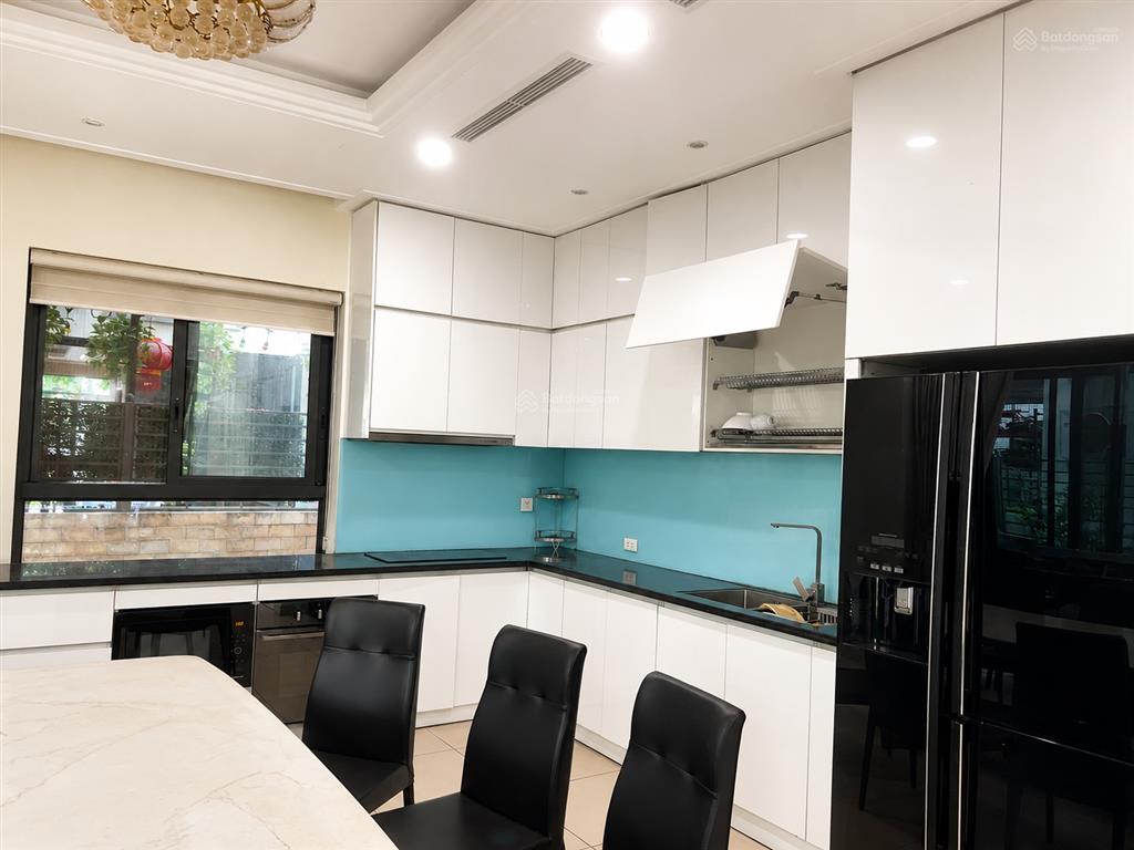Cho thuê biệt thự vinhomes thăng long 154m2, full đồ, 22tr, nhà sạch đẹp, đủ công năng