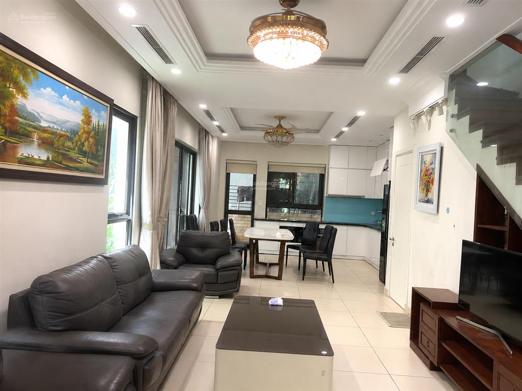 Cho thuê biệt thự vinhomes thăng long 154m2, full đồ, 22tr, nhà sạch đẹp, đủ công năng