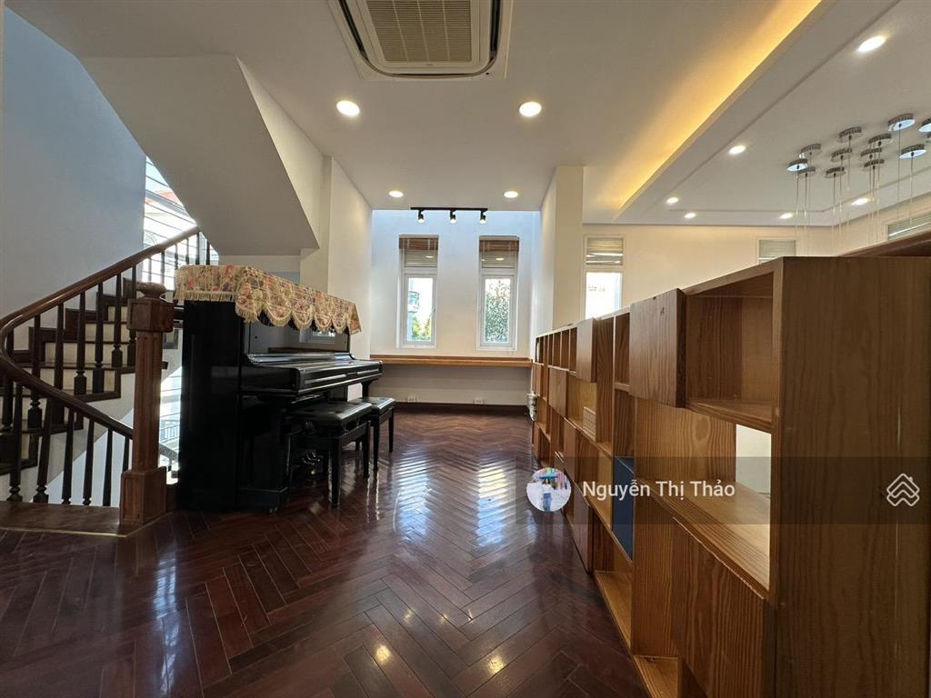 Cho thuê biệt thự splendora, 270m2, full nội thất đẹp, mới sơn lại, giá có thương lượng