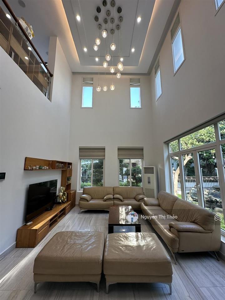 Cho thuê biệt thự splendora, 270m2, full nội thất đẹp, mới sơn lại, giá có thương lượng