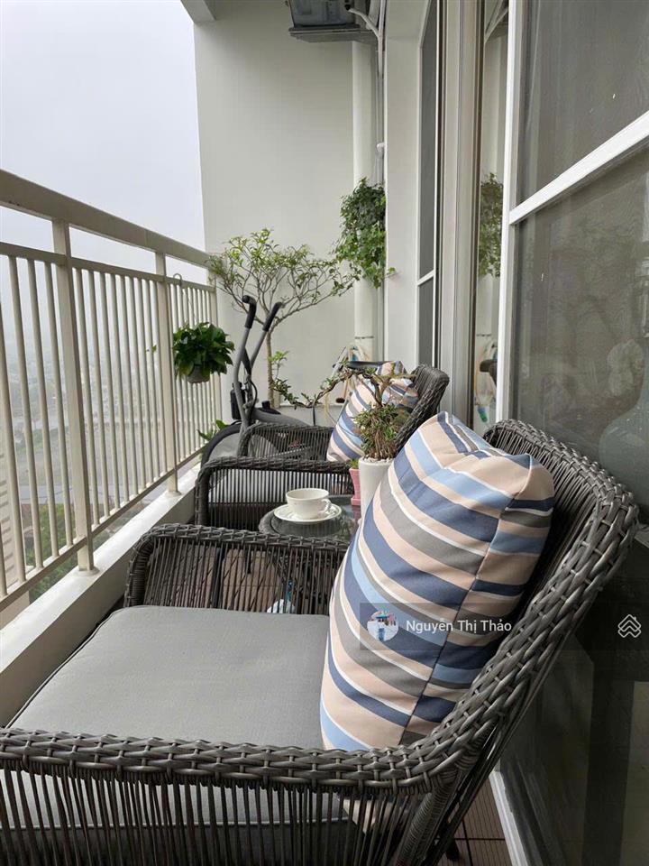 Cho thuê chung cư splendora 178m2 4n3wc, tầng cao, full đồ xịn, 25tr, view bể bơi