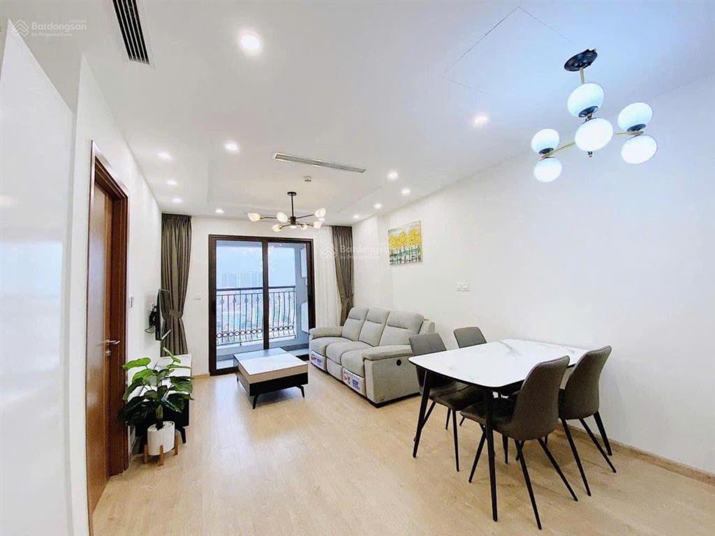 Chính chủ chuyển 3pn nhượng lại căn góc 2pn tầng 15 oct5b kđt resco giá 5,1 tỷ