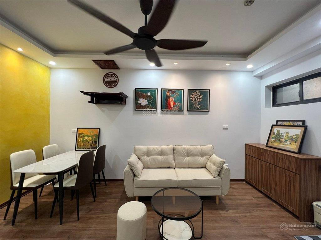 Bán căn hộ đẹp tại phường nghĩa đô, 55 m2, 2 ngủ. giá 3,35 tỷ.  0979 497 ***
