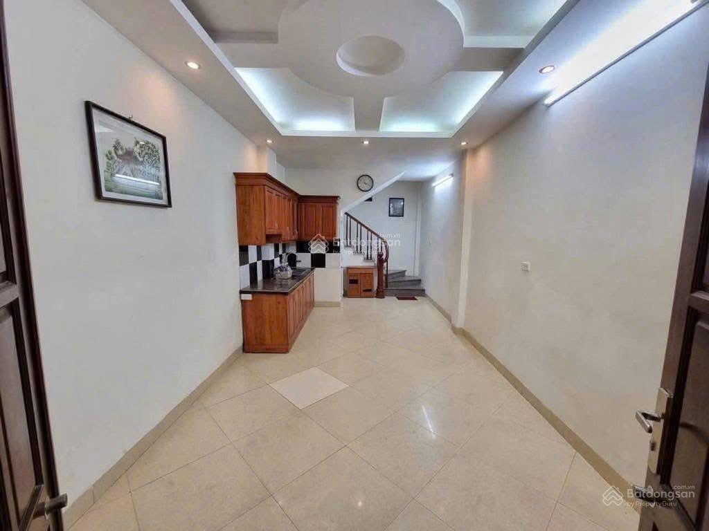 8,15 tỷ sở hữu nhà trung tâm 5 tầng cực đẹp 31m2 5 tầng ngõ thông. 0979 497 ***