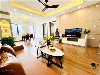Cắt lỗ căn góc 77m², 2pn nổi bật tp giao lưu 5,6 tỷ  full nội thất  0979 497 ***