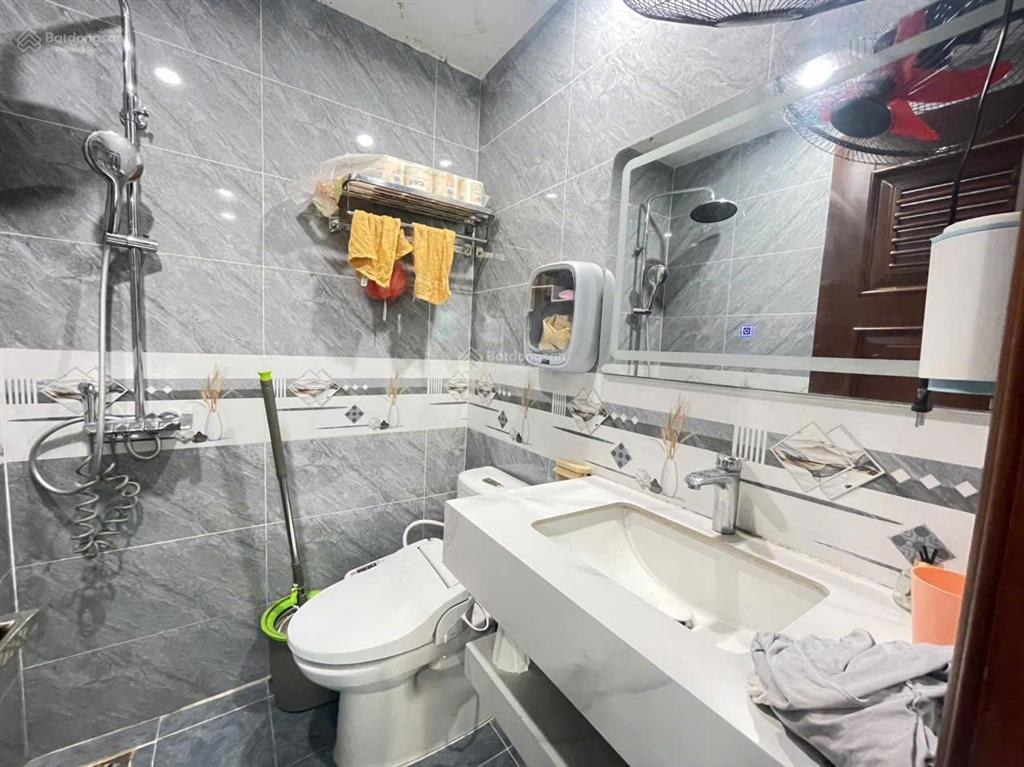 0979 497 *** căn hộ cccc mỹ đình  96m2  7,6 tỷ view đẹp  ngay sau bx mỹ đình