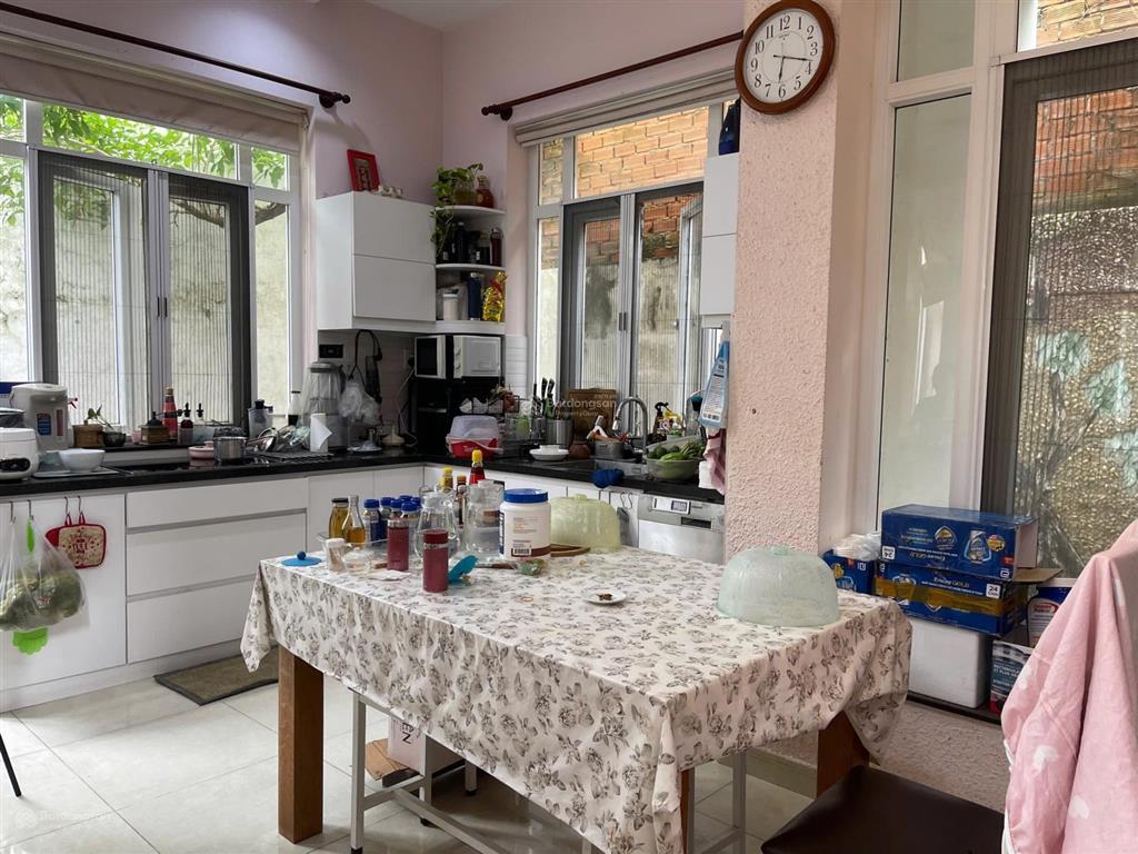 Bán nhà trần ngọc diện 222.4m²  biệt thự tân cổ điển  2 tầng  5pn  thủ đức  giá 75 tỷ