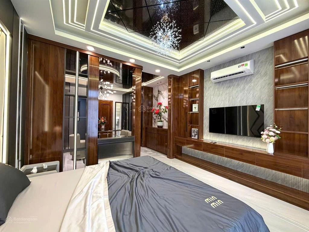 Chuyển công tác bán nhà hậu giang, 64m2, 6 tầng btct, 5 pn 6wc,thiết kế hiện đại,gần trường lam sơn