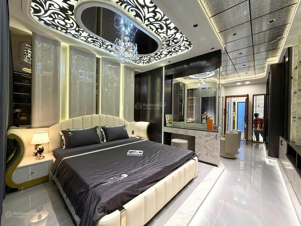 Chuyển công tác bán nhà hậu giang, 64m2, 6 tầng btct, 5 pn 6wc,thiết kế hiện đại,gần trường lam sơn