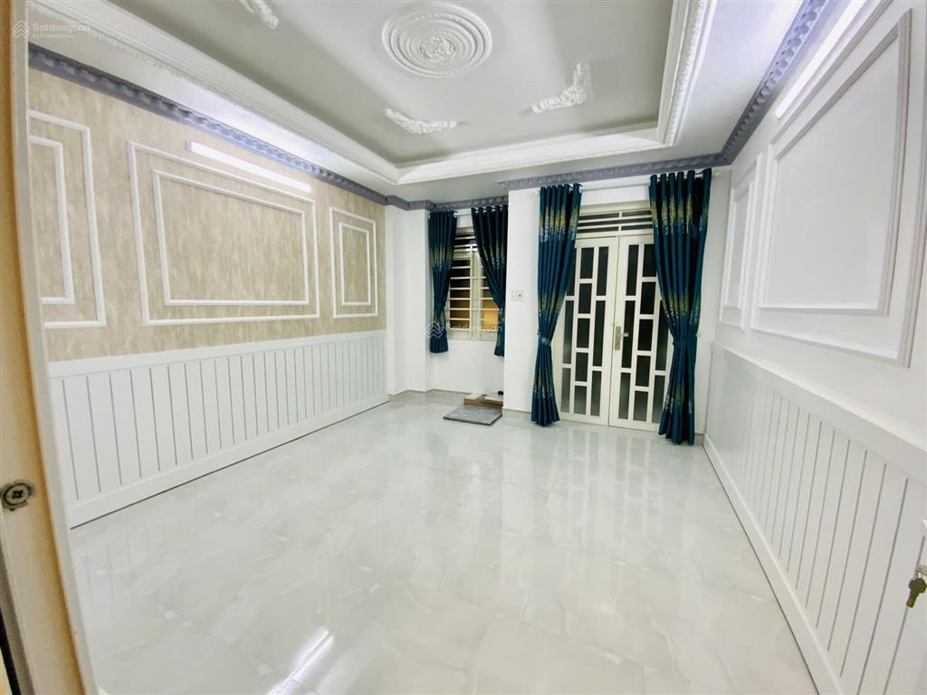 Ngộp bank bán gấp nhà gần chợ khiếu năng tĩnh, 68m2, 3 tầng đúc, 4 pn, đường rộng 5m tiện cho thuê