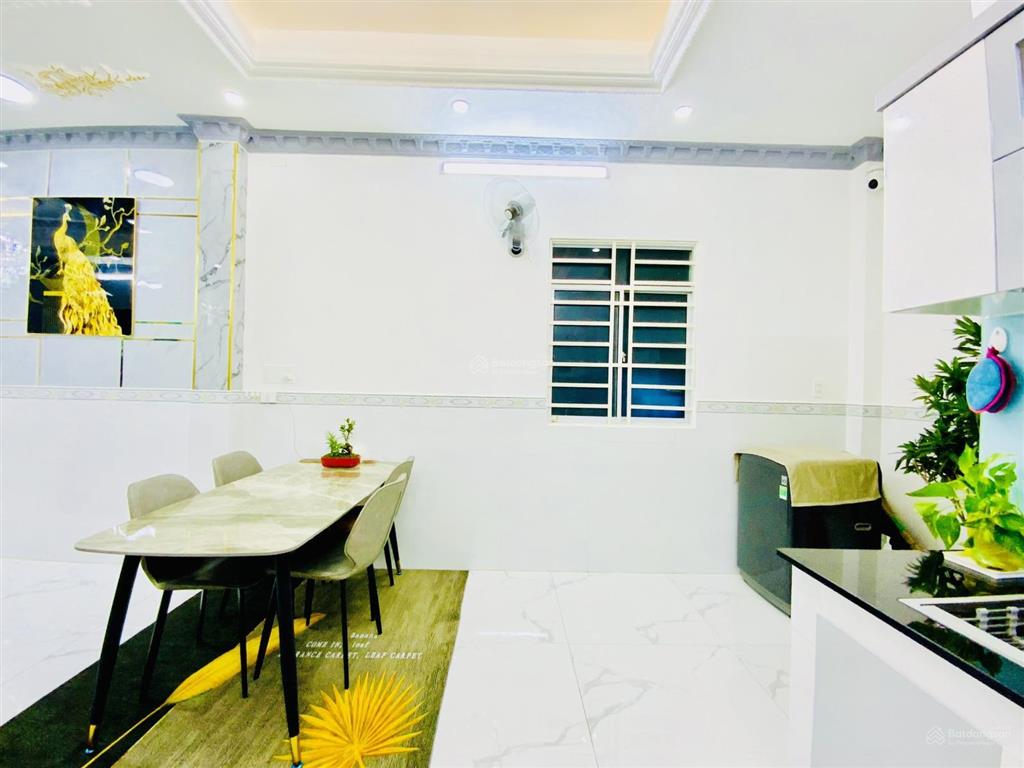 Ngộp bank bán gấp nhà gần chợ khiếu năng tĩnh, 68m2, 3 tầng đúc, 4 pn, đường rộng 5m tiện cho thuê
