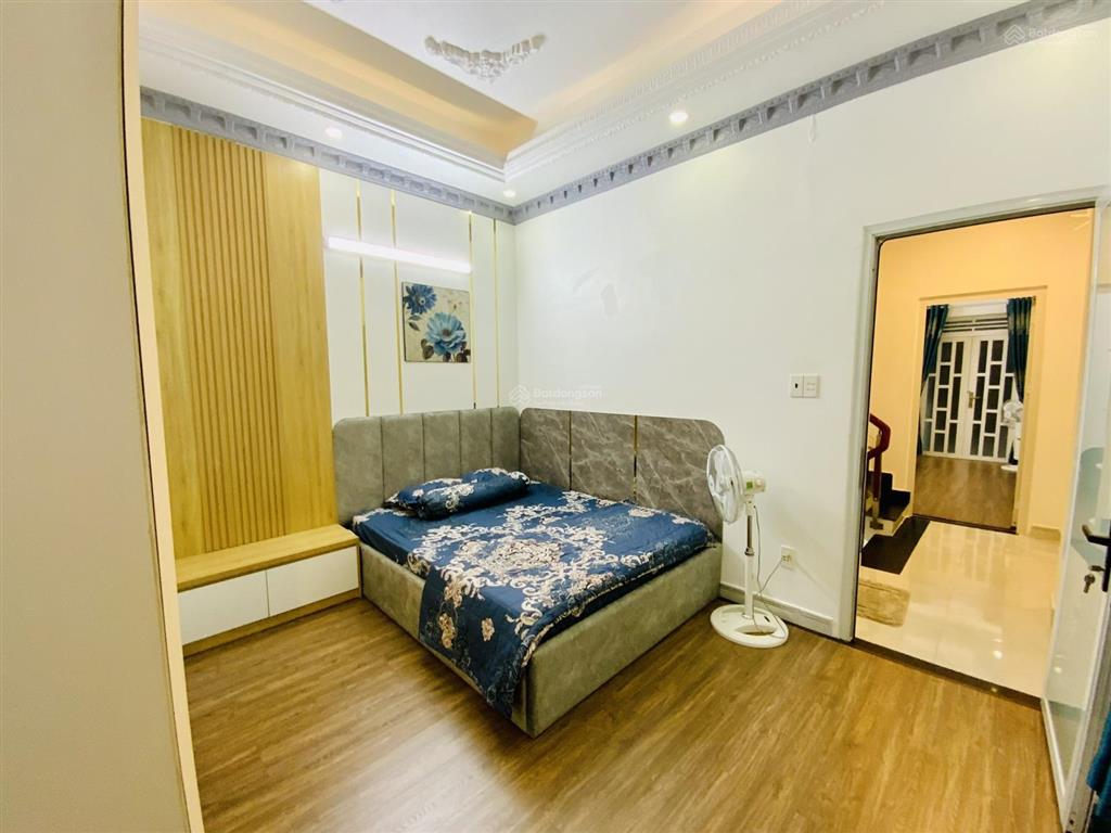 Ngộp bank bán gấp nhà gần chợ khiếu năng tĩnh, 68m2, 3 tầng đúc, 4 pn, đường rộng 5m tiện cho thuê