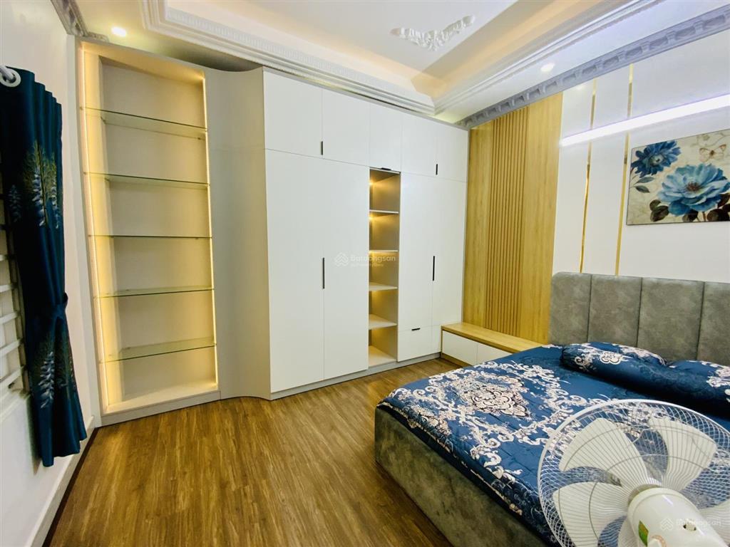 Ngộp bank bán gấp nhà gần chợ khiếu năng tĩnh, 68m2, 3 tầng đúc, 4 pn, đường rộng 5m tiện cho thuê