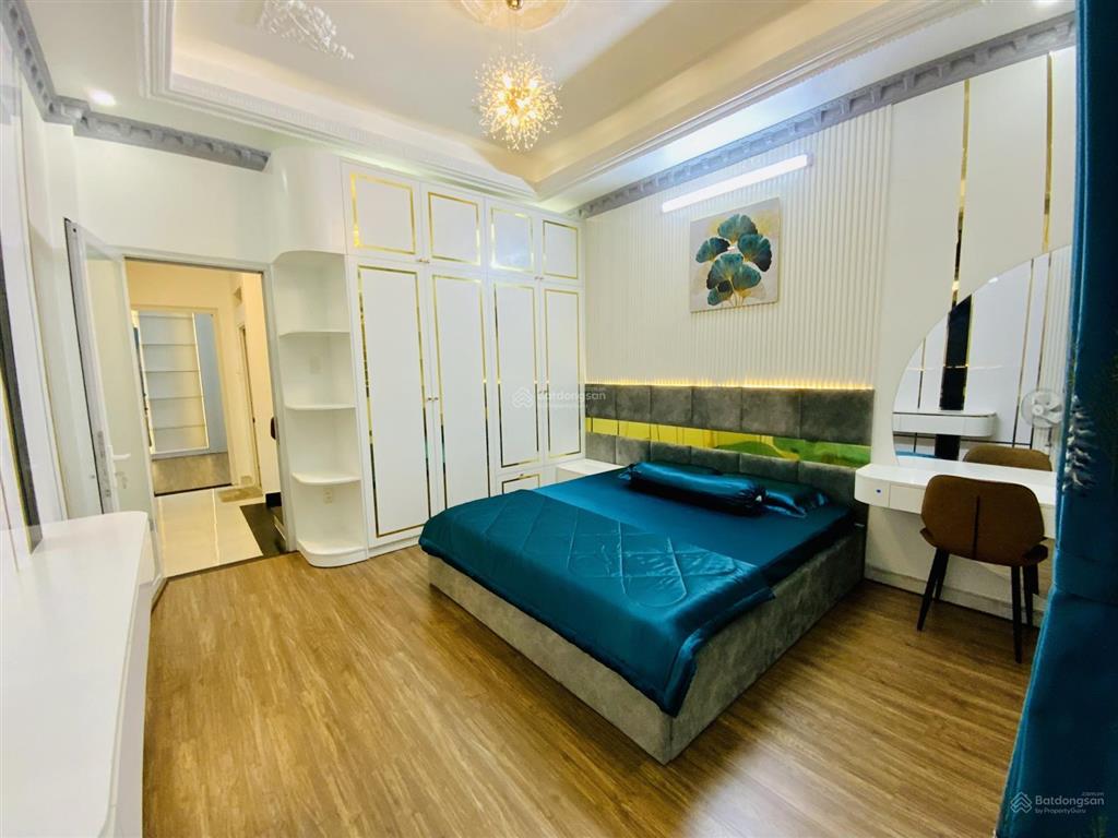 Ngộp bank bán gấp nhà gần chợ khiếu năng tĩnh, 68m2, 3 tầng đúc, 4 pn, đường rộng 5m tiện cho thuê