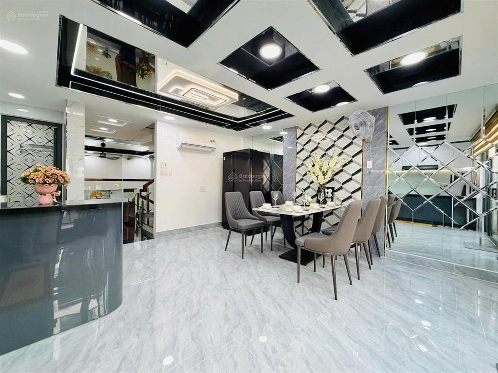 Bán gấp nhà mai xuân thưởng, 64m2, 5 tầng đúc kiên cố, 5pn 6wc, kế chợ bình tây, hẻm xe tải tới nhà