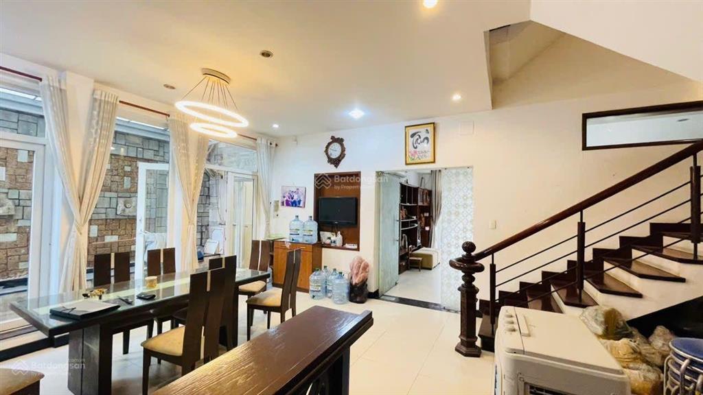 Bán nhà phạm cự lượng 233m²  biệt thự phố 3 tầng  có gara, hồ cá, hầm rượu  giá 42.5 tỷ