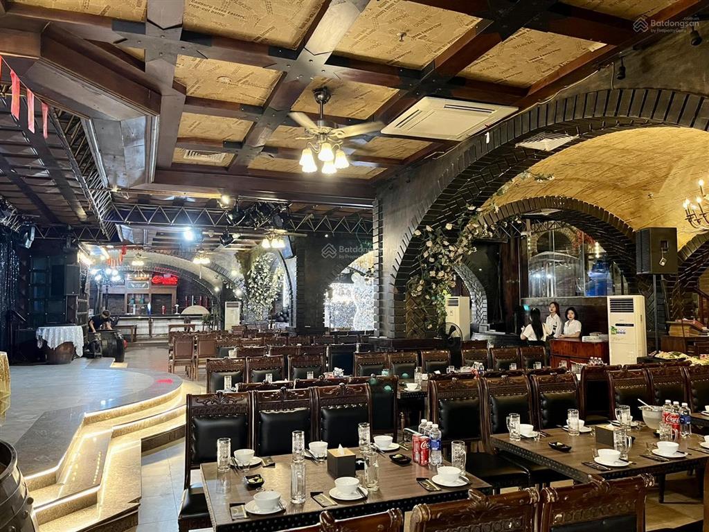 Cho thuê mặt bằng kinh doanh flagship 1600m2 khu trung hòa nhân chính