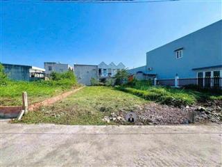 Bán gấp lô đất 85m2 giá 1 tỷ 1 ngay đường hồ thị lai xã tân phú trung huyện củ chi sổ hồng riêng