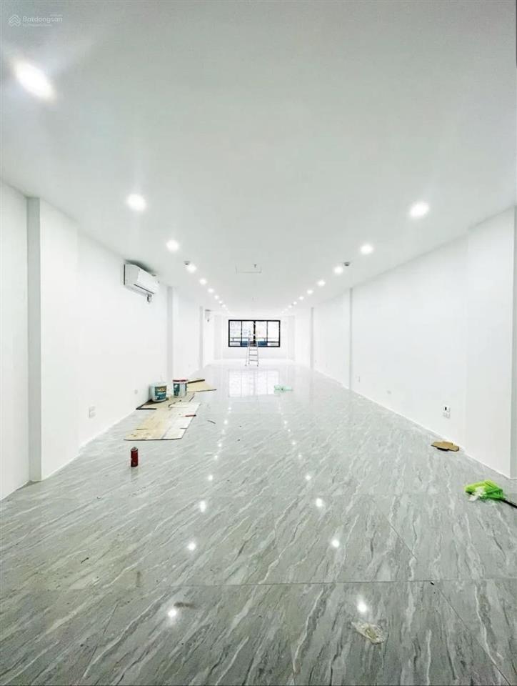 Hiếm! nhà 5 tầng view thẳng hồ  xem là muốn mua