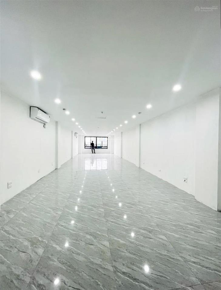 Hiếm! nhà 5 tầng view thẳng hồ  xem là muốn mua
